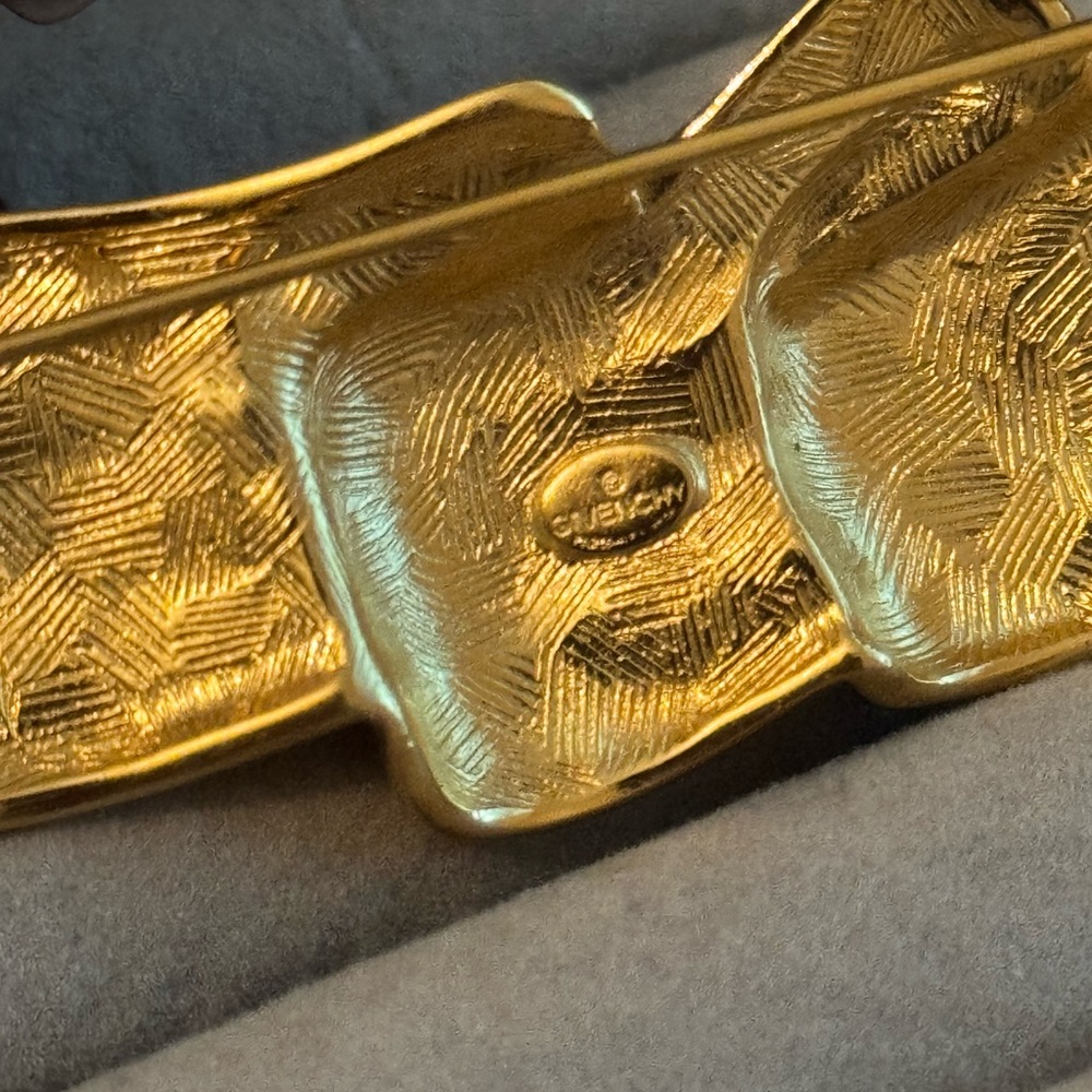 Vintage Givenchy brooch - Picture 5 of 5